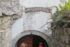 15_Vipavski-kriz-klet1a